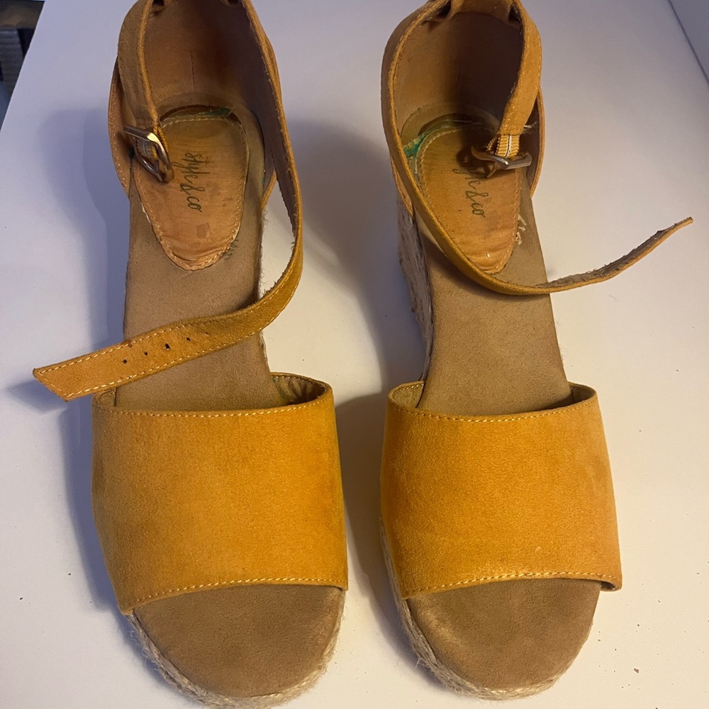 Stylish Tan Wedge Sandals